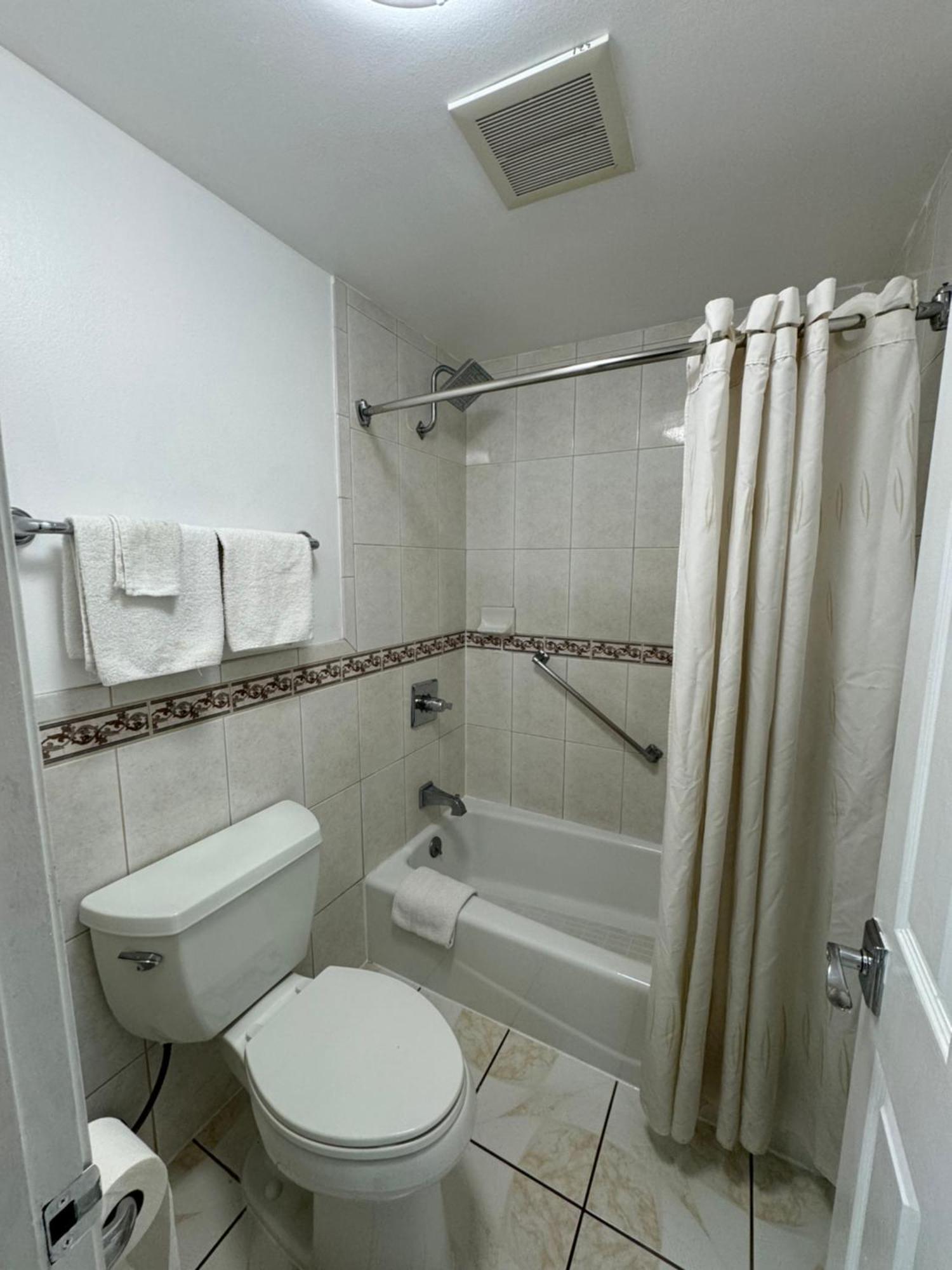 Double Room Private Bathroom