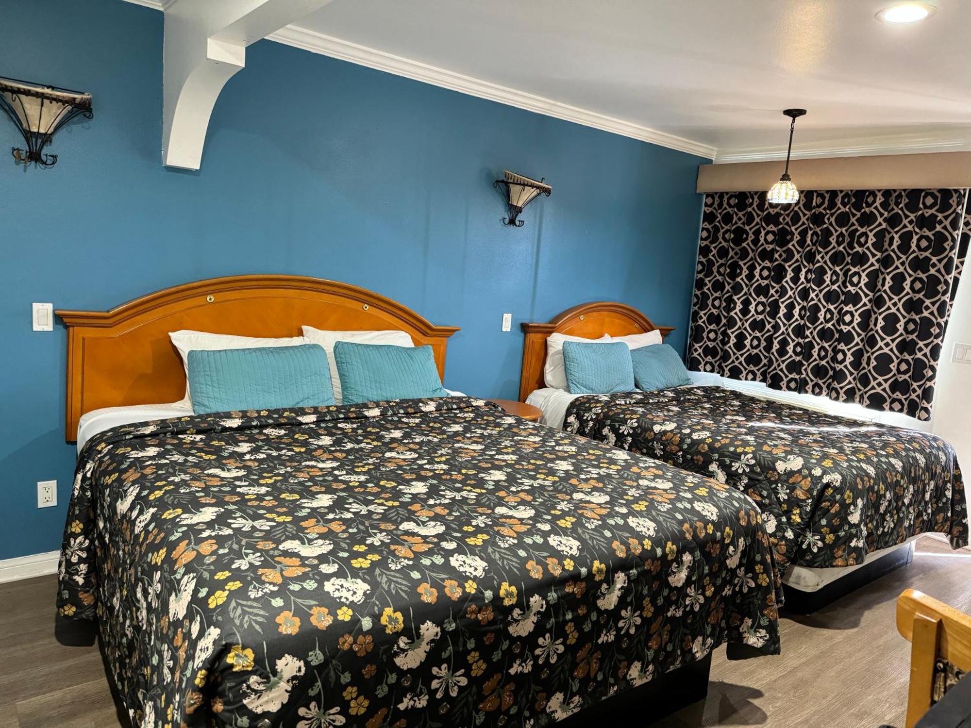 Double Room Private Bathroom